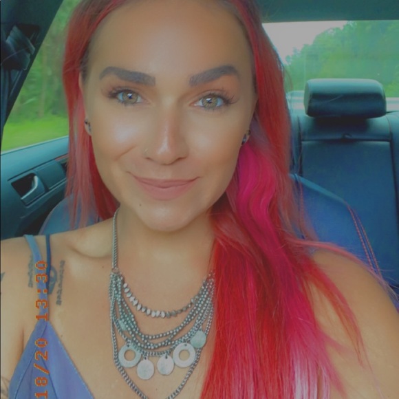 Meet your Posher, Shelby - Picture 1 of 1